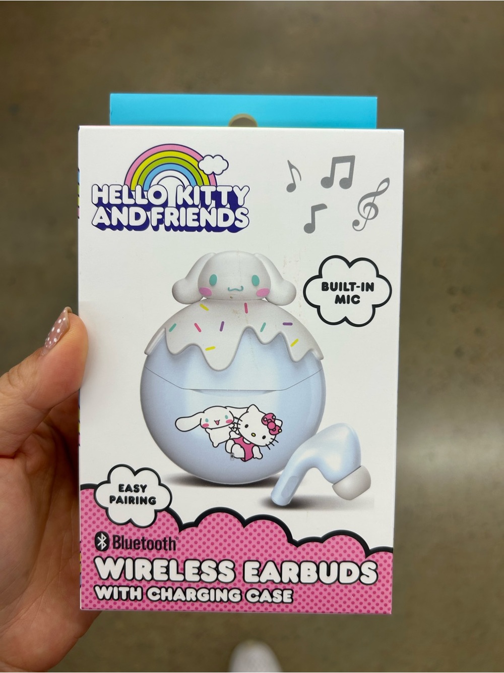 NWT Cinnamoroll Earbuds with Charging Case